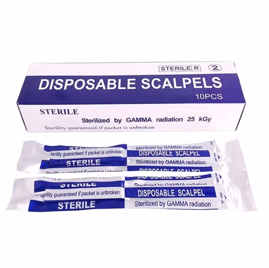 Lame de scalpel chirurgical jetable stérile en acier au carbone en acier inoxydable avec poignée en plastique